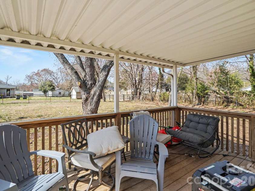 1004 Oakwood Avenue, Kannapolis, NC 28081.  MLS# CAR4354122, YatesRealty ID 14287. 
