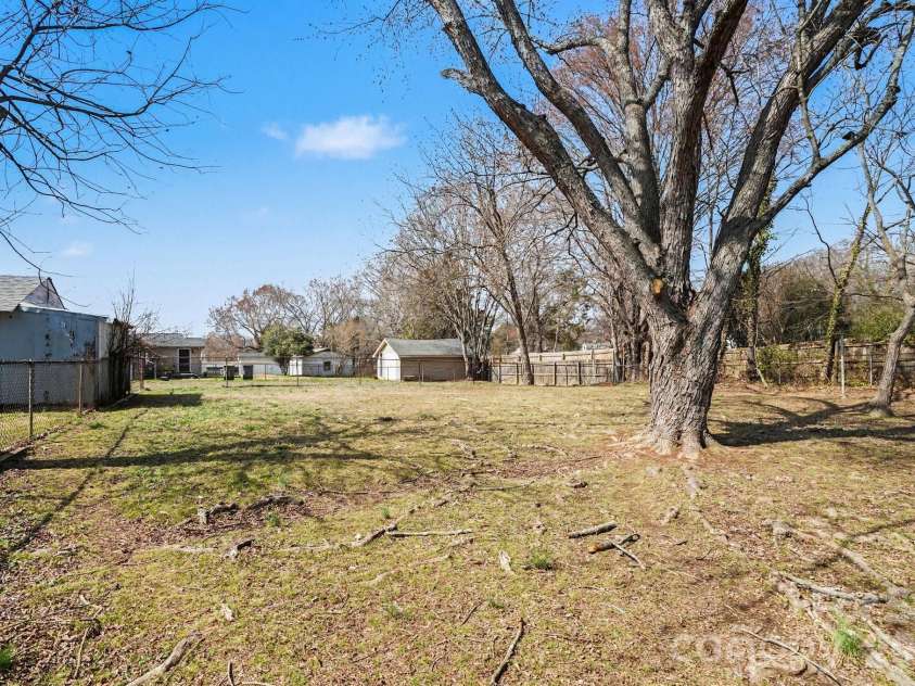 1004 Oakwood Avenue, Kannapolis, NC 28081.  MLS# CAR4354122, YatesRealty ID 14287. 