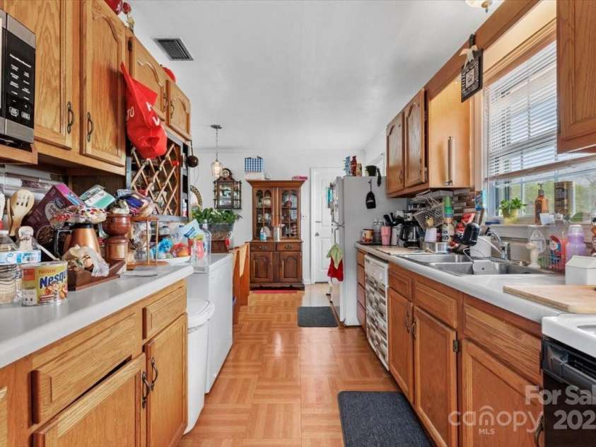 175 Neita Drive, Salisbury, NC 28147.  MLS# CAR4243753, YatesRealty ID 14287. Kitchen