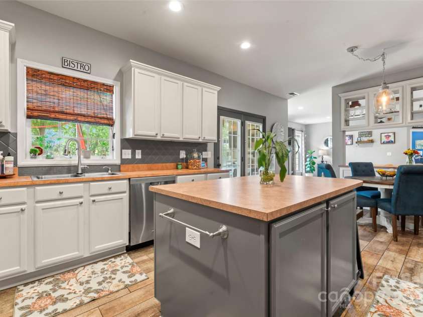 125 Wendover Trace, Mooresville, NC 28117.  MLS# CAR4251435, YatesRealty ID 14288. 