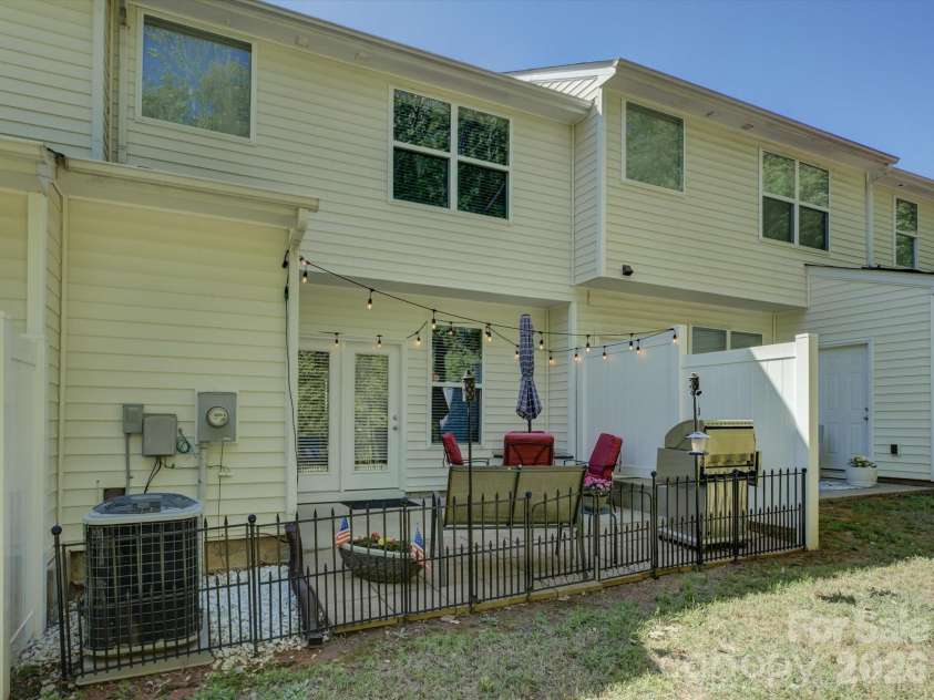 1912 Aston Mill Place, Charlotte, NC 28273.  MLS# CAR4367491, YatesRealty ID 14288. 