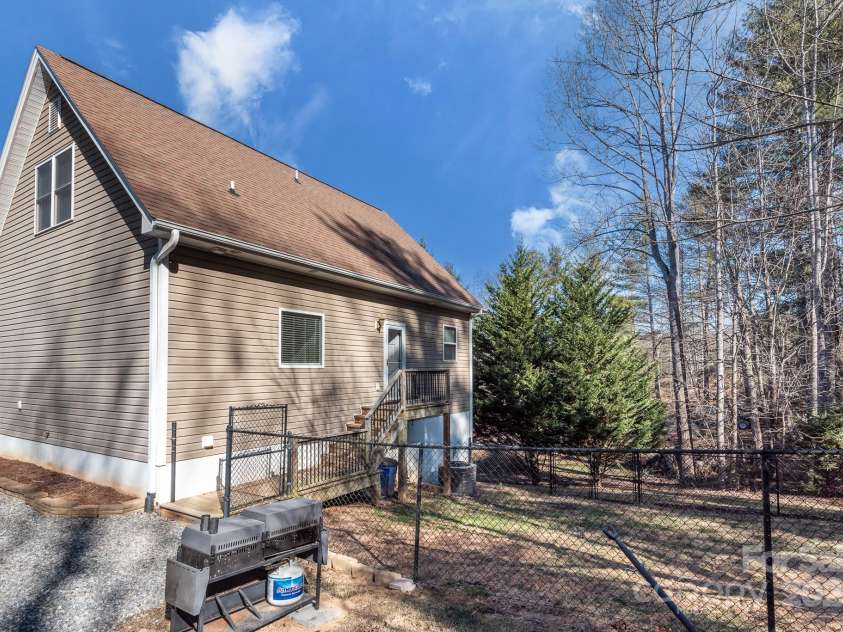 105 Caubleville Drive, Fletcher, NC 28732.  MLS# CAR4216323, YatesRealty ID 14289. 