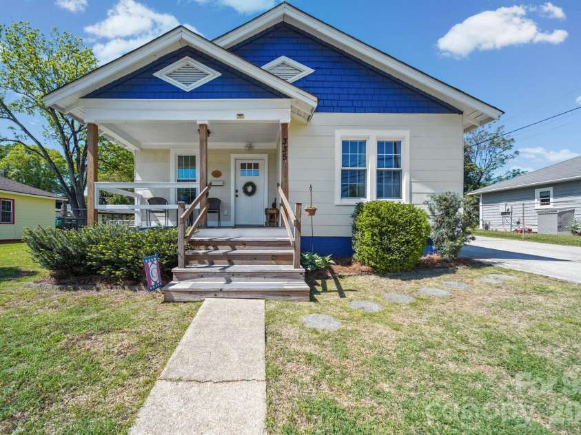 335 Mayflower Avenue, Cramerton, NC 28032.  MLS# CAR4367323, YatesRealty ID 14289. 