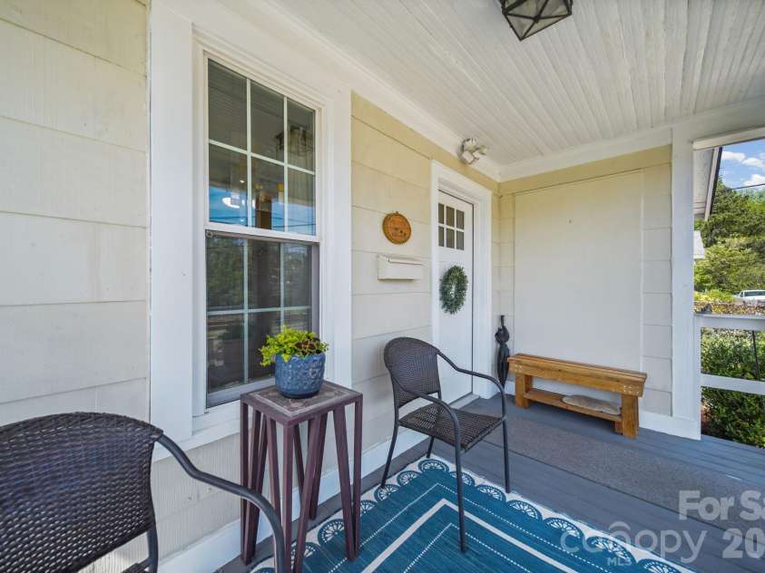 335 Mayflower Avenue, Cramerton, NC 28032.  MLS# CAR4367323, YatesRealty ID 14289. 