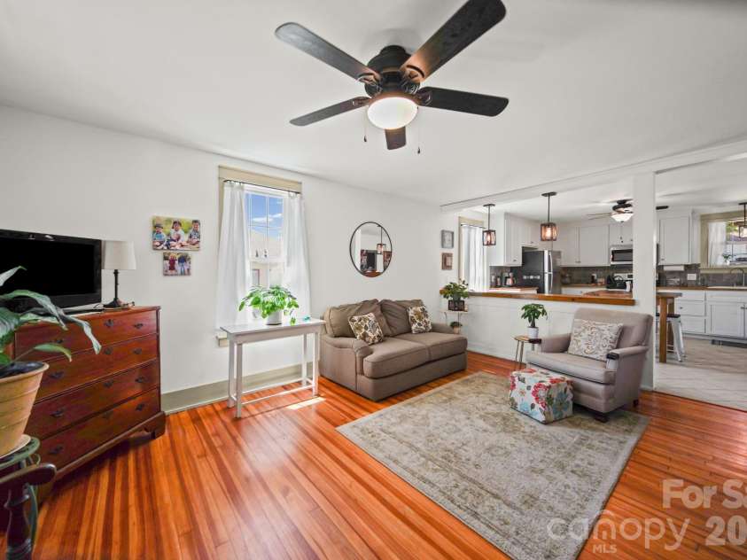 335 Mayflower Avenue, Cramerton, NC 28032.  MLS# CAR4367323, YatesRealty ID 14289. 