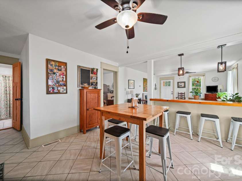 335 Mayflower Avenue, Cramerton, NC 28032.  MLS# CAR4367323, YatesRealty ID 14289. 