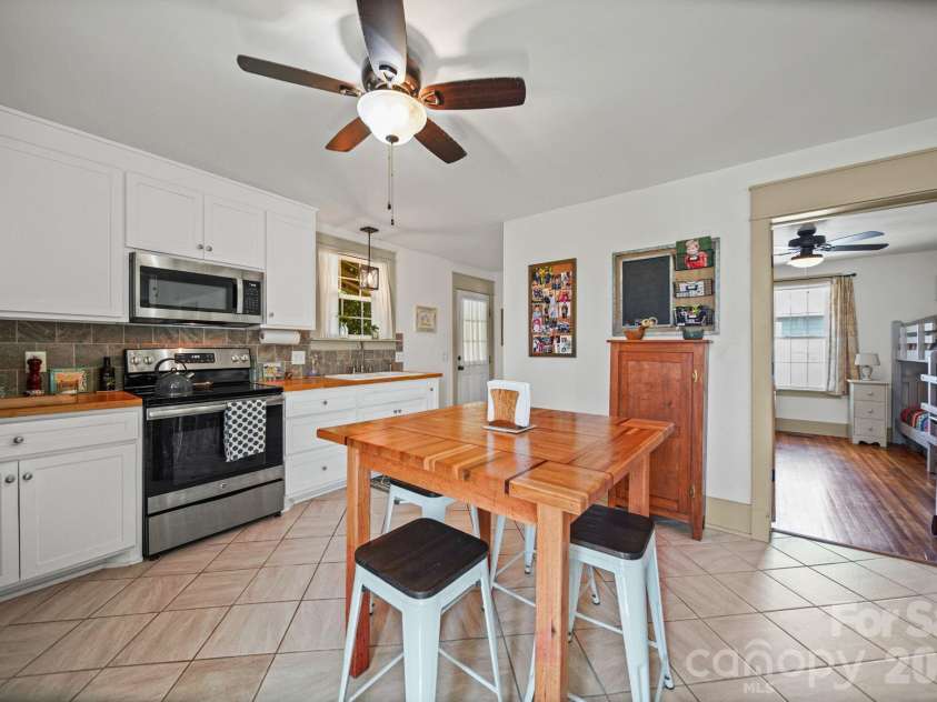 335 Mayflower Avenue, Cramerton, NC 28032.  MLS# CAR4367323, YatesRealty ID 14289. 