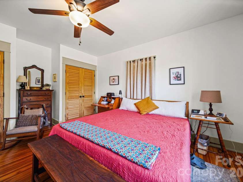 335 Mayflower Avenue, Cramerton, NC 28032.  MLS# CAR4367323, YatesRealty ID 14289. 