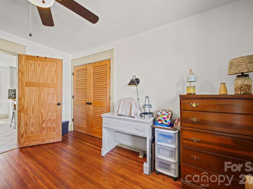 335 Mayflower Avenue, Cramerton, NC 28032.  MLS# CAR4367323, YatesRealty ID 14289. 