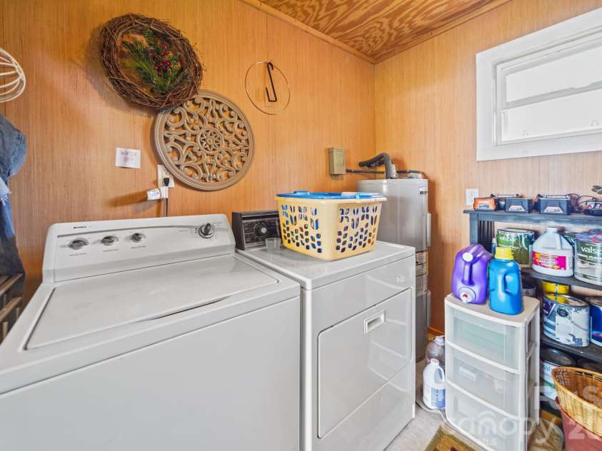 335 Mayflower Avenue, Cramerton, NC 28032.  MLS# CAR4367323, YatesRealty ID 14289. 