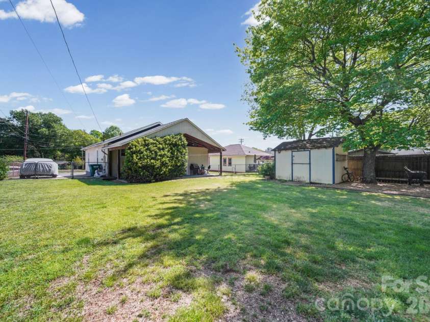 335 Mayflower Avenue, Cramerton, NC 28032.  MLS# CAR4367323, YatesRealty ID 14289. 