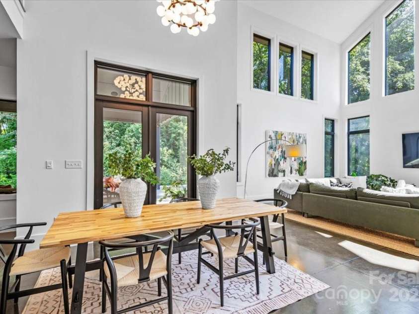 3304 Mar Vista Circle, Charlotte, NC 28209.  MLS# CAR4269142, YatesRealty ID 1429. 