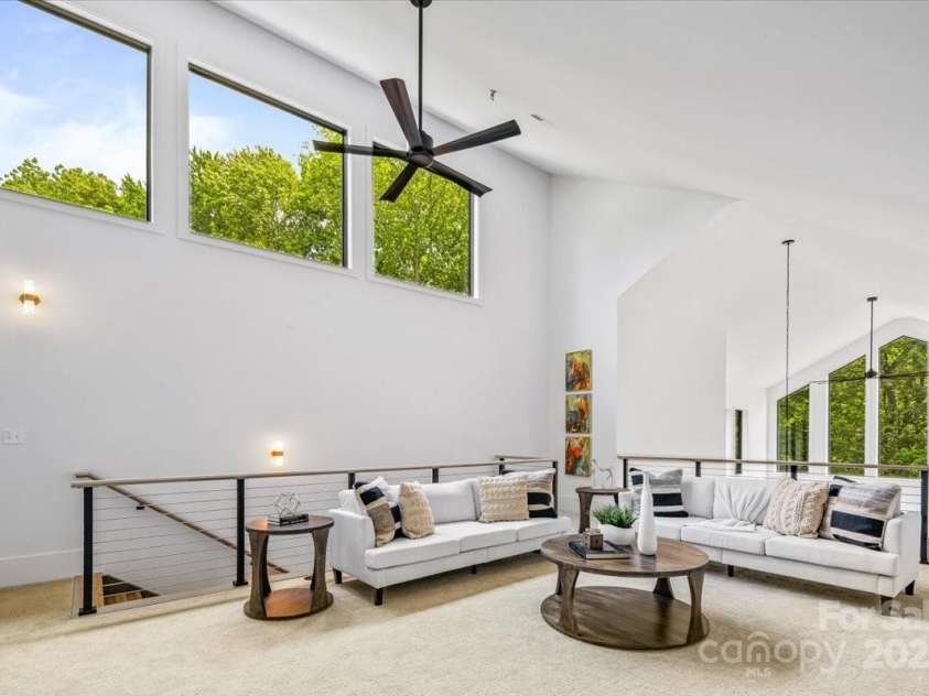 3304 Mar Vista Circle, Charlotte, NC 28209.  MLS# CAR4269142, YatesRealty ID 1429. 