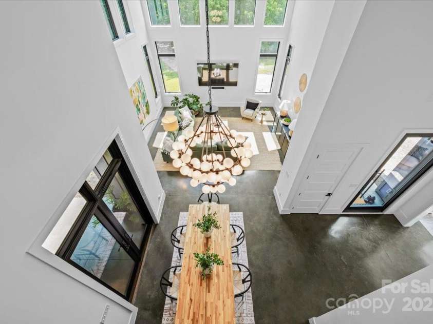 3304 Mar Vista Circle, Charlotte, NC 28209.  MLS# CAR4269142, YatesRealty ID 1429. 