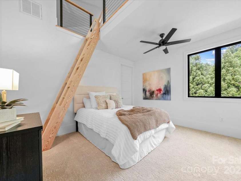 3304 Mar Vista Circle, Charlotte, NC 28209.  MLS# CAR4269142, YatesRealty ID 1429. Additional bedroom room upstairs with loft and walk in closet.  Wooded views. 