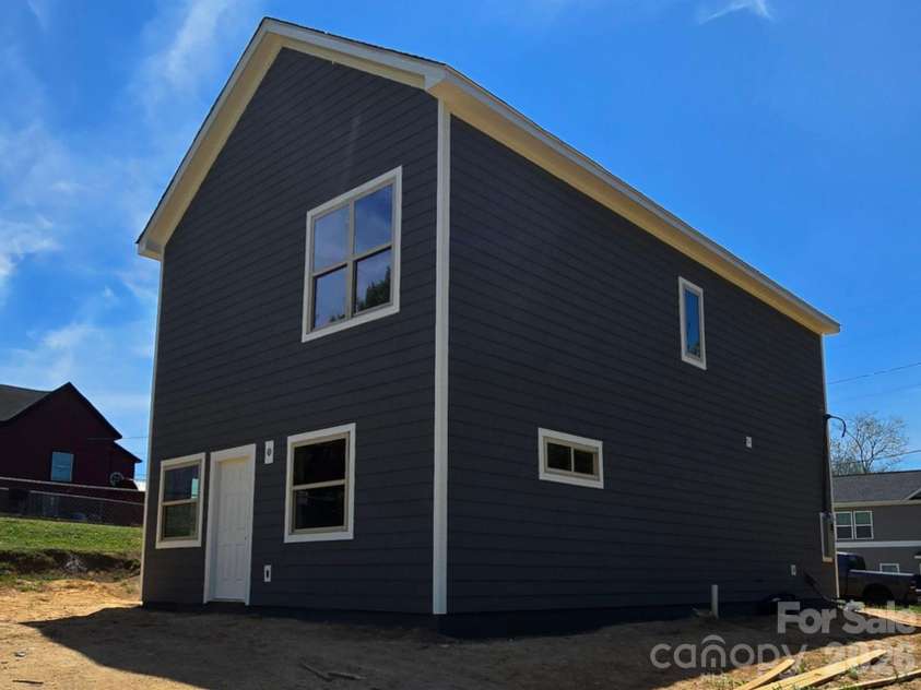 1128 5th Street, Lancaster, SC 29720.  MLS# CAR4370352, YatesRealty ID 14290. 