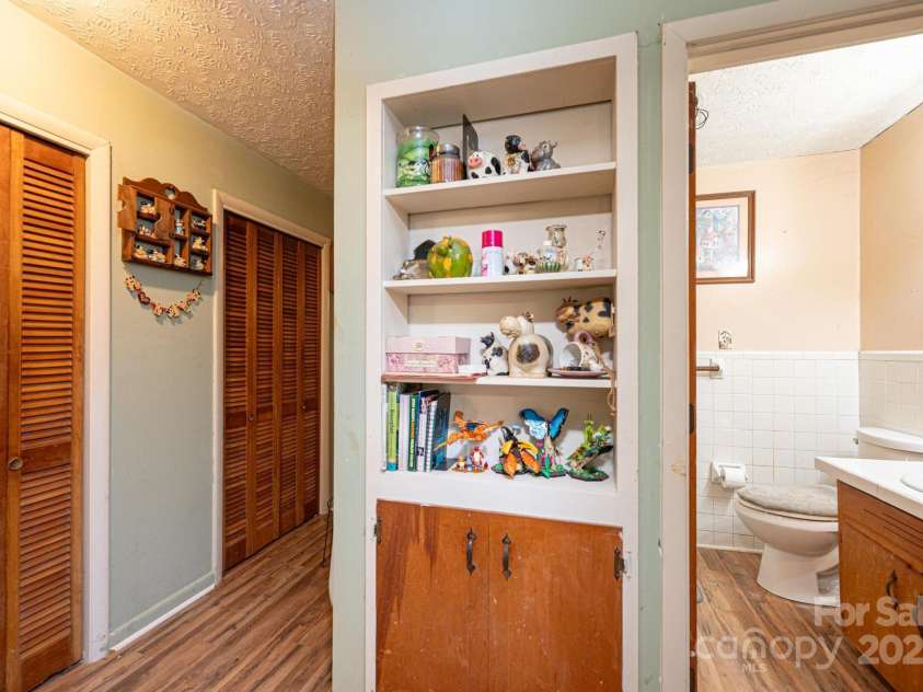 1300 Math Place, Lenoir, NC 28645.  MLS# CAR4249666, YatesRealty ID 14290. 