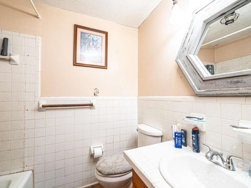 1300 Math Place, Lenoir, NC 28645.  MLS# CAR4249666, YatesRealty ID 14290. 