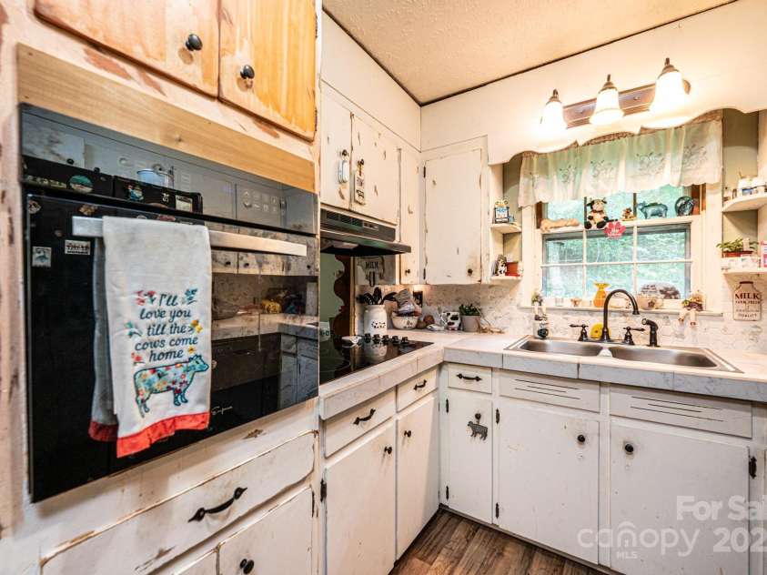 1300 Math Place, Lenoir, NC 28645.  MLS# CAR4249666, YatesRealty ID 14290. 