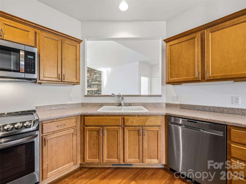35 Stonecrest Court, Flat Rock, NC 28731.  MLS# CAR4370036, YatesRealty ID 14291. 