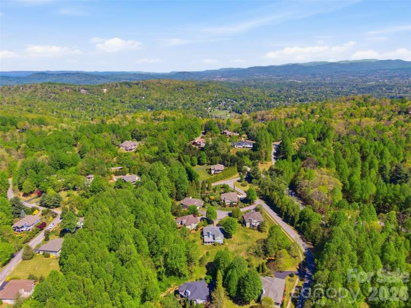 35 Stonecrest Court, Flat Rock, NC 28731.  MLS# CAR4370036, YatesRealty ID 14291. 