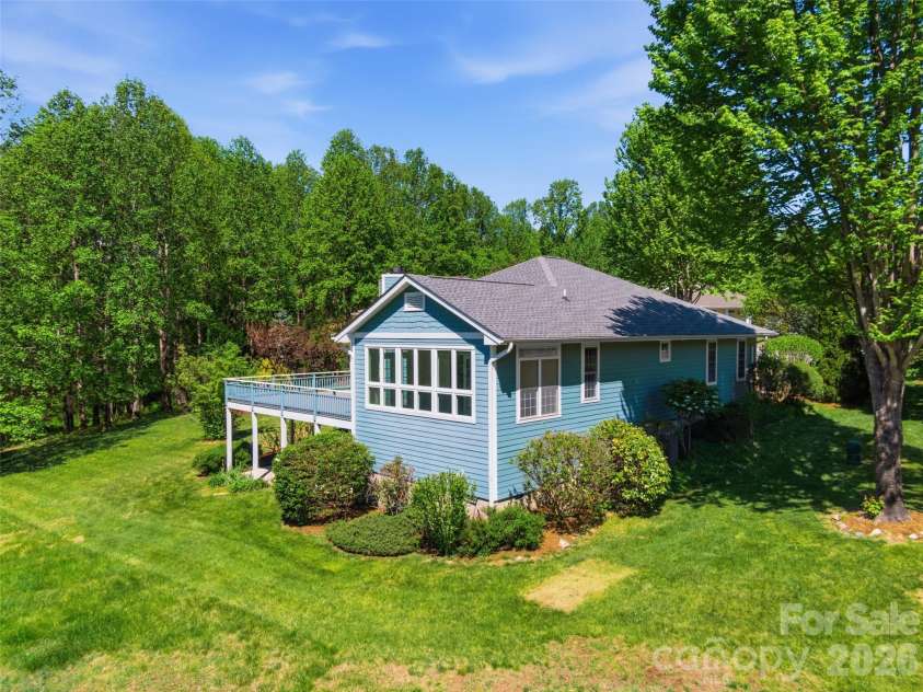 35 Stonecrest Court, Flat Rock, NC 28731.  MLS# CAR4370036, YatesRealty ID 14291. 