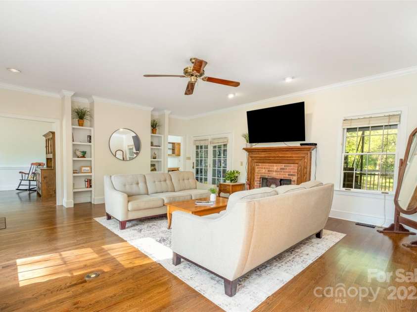 119 Lakenheath Lane, Matthews, NC 28105.  MLS# CAR4241430, YatesRealty ID 14292. 