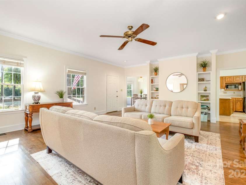 119 Lakenheath Lane, Matthews, NC 28105.  MLS# CAR4241430, YatesRealty ID 14292. 