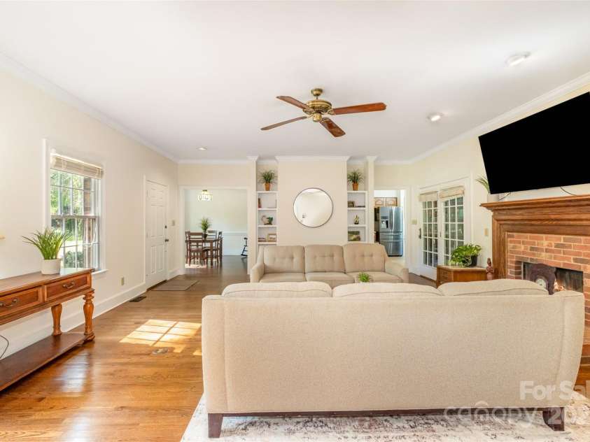 119 Lakenheath Lane, Matthews, NC 28105.  MLS# CAR4241430, YatesRealty ID 14292. 