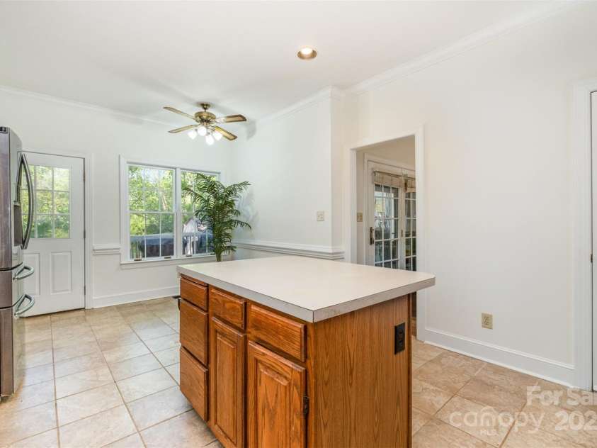 119 Lakenheath Lane, Matthews, NC 28105.  MLS# CAR4241430, YatesRealty ID 14292. 