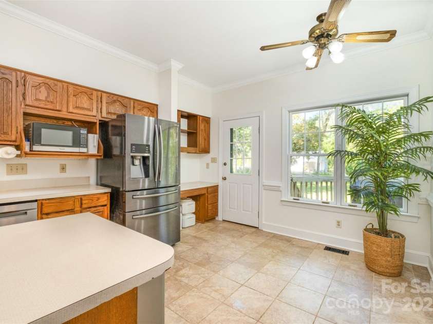 119 Lakenheath Lane, Matthews, NC 28105.  MLS# CAR4241430, YatesRealty ID 14292. 