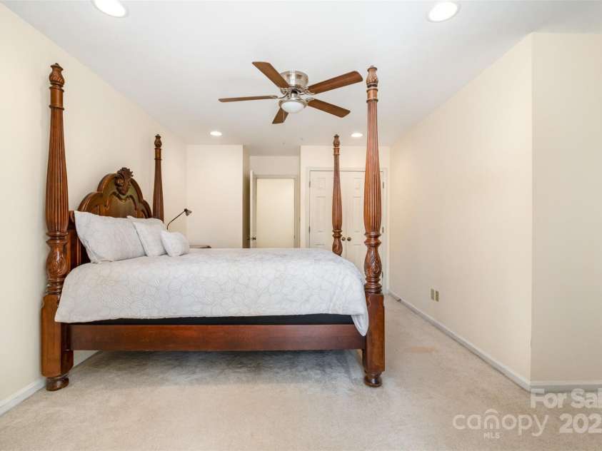 119 Lakenheath Lane, Matthews, NC 28105.  MLS# CAR4241430, YatesRealty ID 14292. 