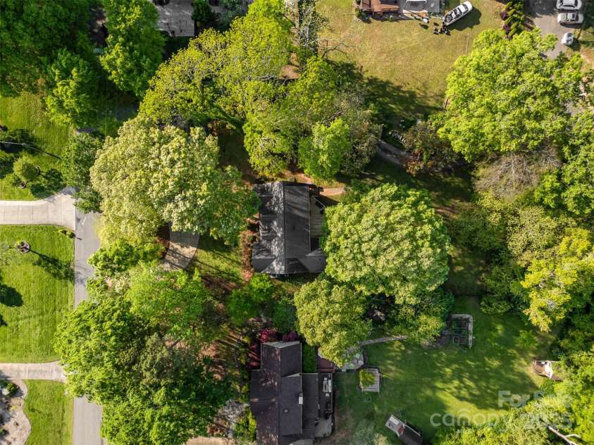 119 Lakenheath Lane, Matthews, NC 28105.  MLS# CAR4241430, YatesRealty ID 14292. 