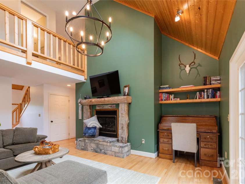 60 Rolling Lane, Maggie Valley, NC 28751.  MLS# CAR4360328, YatesRealty ID 14293. 