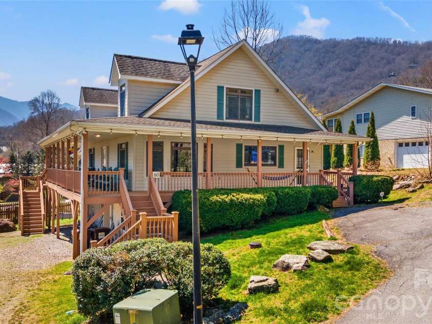 60 Rolling Lane, Maggie Valley, NC 28751.  MLS# CAR4360328, YatesRealty ID 14293. 