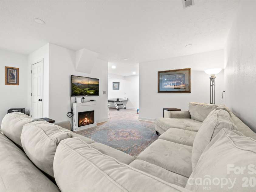60 Rolling Lane, Maggie Valley, NC 28751.  MLS# CAR4360328, YatesRealty ID 14293. 