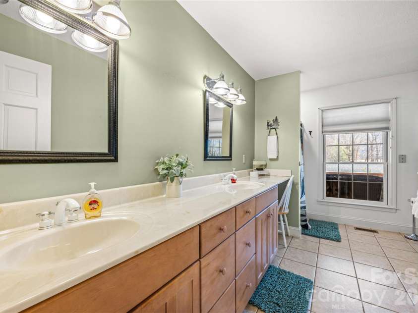 60 Rolling Lane, Maggie Valley, NC 28751.  MLS# CAR4360328, YatesRealty ID 14293. 