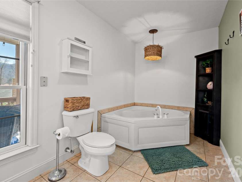 60 Rolling Lane, Maggie Valley, NC 28751.  MLS# CAR4360328, YatesRealty ID 14293. 