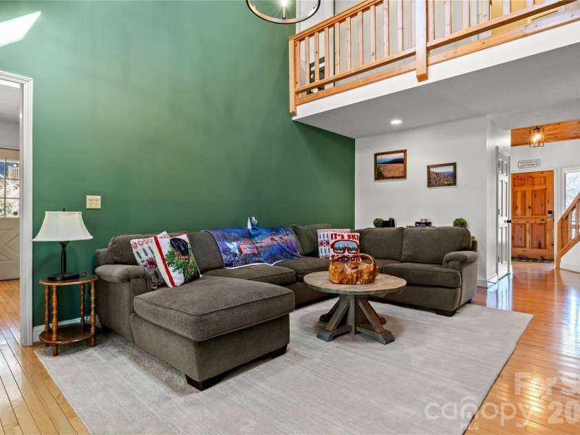 60 Rolling Lane, Maggie Valley, NC 28751.  MLS# CAR4360328, YatesRealty ID 14293. 