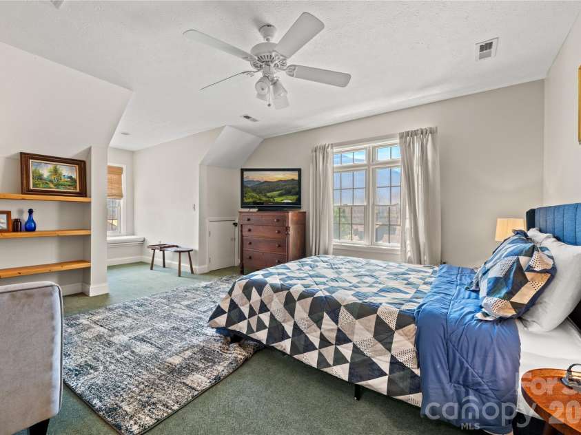 60 Rolling Lane, Maggie Valley, NC 28751.  MLS# CAR4360328, YatesRealty ID 14293. 