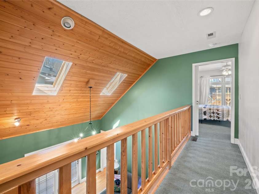 60 Rolling Lane, Maggie Valley, NC 28751.  MLS# CAR4360328, YatesRealty ID 14293. 