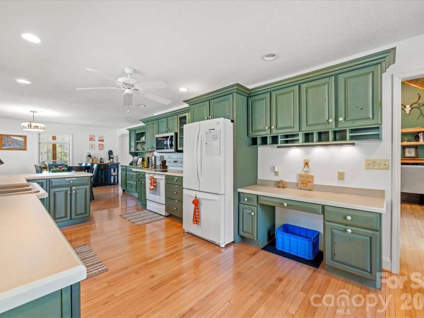 60 Rolling Lane, Maggie Valley, NC 28751.  MLS# CAR4360328, YatesRealty ID 14293. 