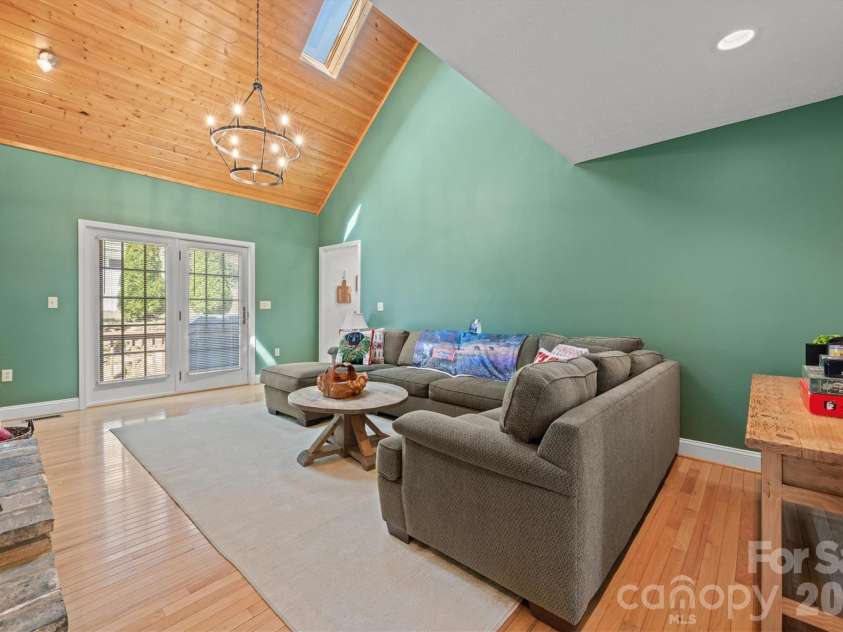60 Rolling Lane, Maggie Valley, NC 28751.  MLS# CAR4360328, YatesRealty ID 14293. 