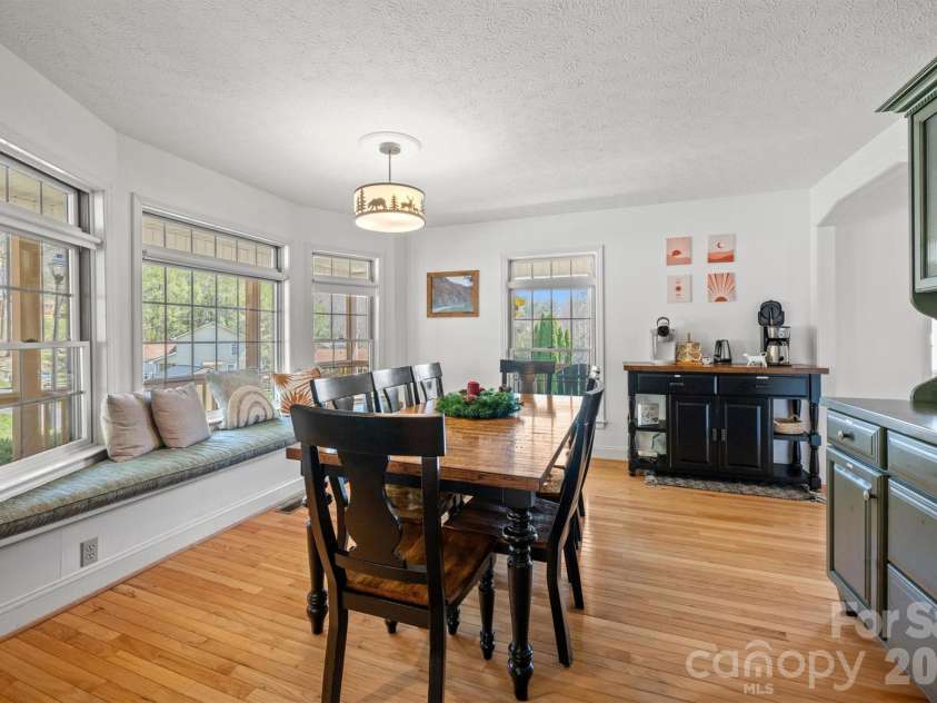 60 Rolling Lane, Maggie Valley, NC 28751.  MLS# CAR4360328, YatesRealty ID 14293. 