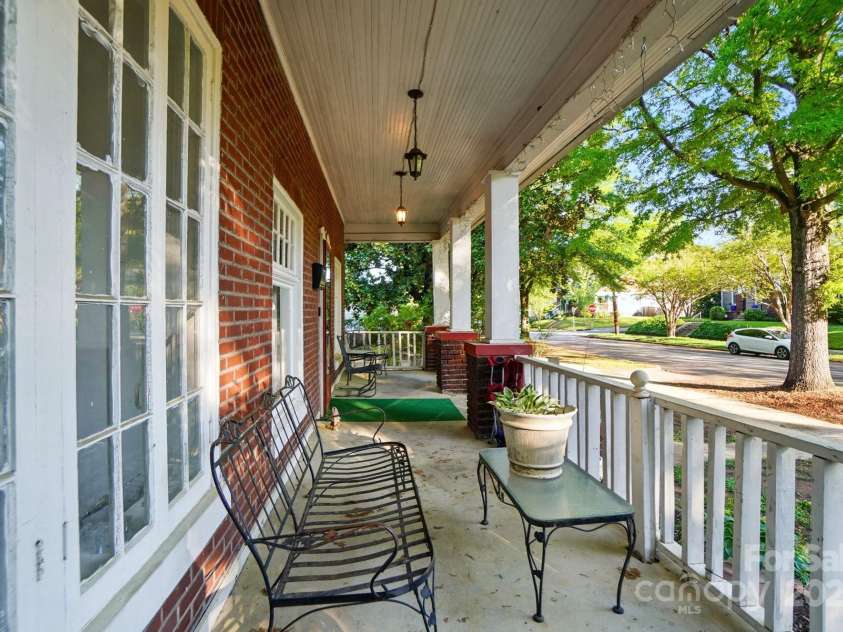 247 Park Avenue, Charlotte, NC 28203.  MLS# CAR4246095, YatesRealty ID 14294. 