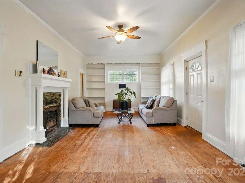 247 Park Avenue, Charlotte, NC 28203.  MLS# CAR4246095, YatesRealty ID 14294. 
