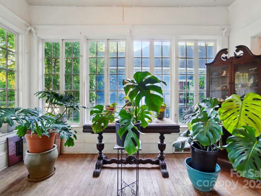 247 Park Avenue, Charlotte, NC 28203.  MLS# CAR4246095, YatesRealty ID 14294. 