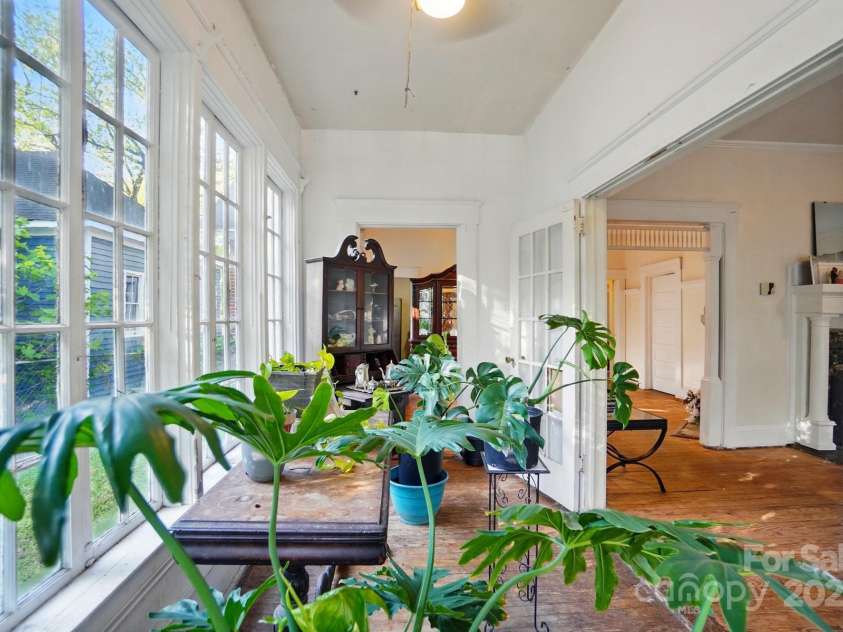 247 Park Avenue, Charlotte, NC 28203.  MLS# CAR4246095, YatesRealty ID 14294. 