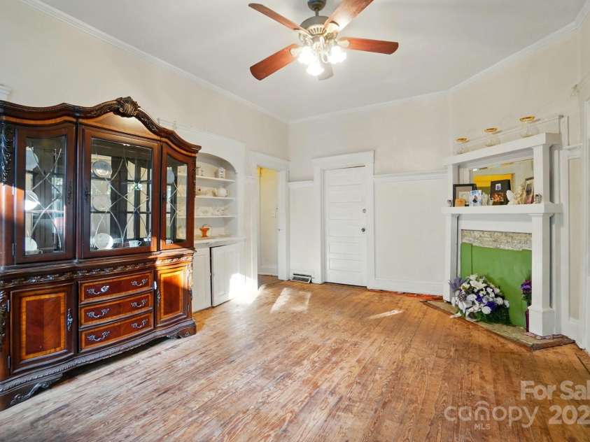 247 Park Avenue, Charlotte, NC 28203.  MLS# CAR4246095, YatesRealty ID 14294. 