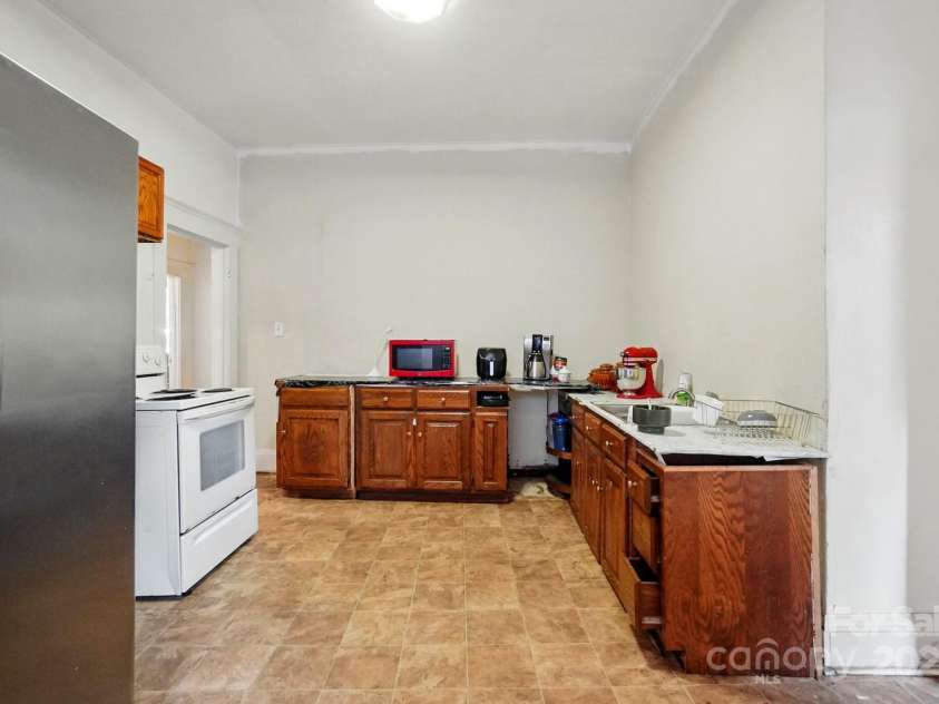 247 Park Avenue, Charlotte, NC 28203.  MLS# CAR4246095, YatesRealty ID 14294. 